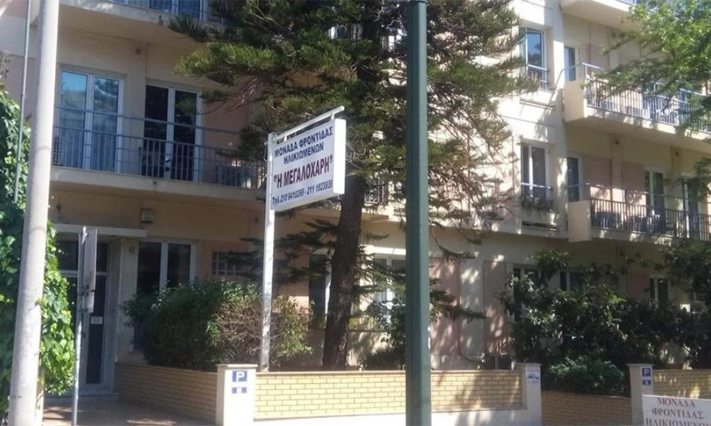 Κορονοϊός: Εκκενώθηκε τη νύχτα γηροκομείο στη Γλυφάδα - Ποιες περιοχές κινδυνεύουν με lockdown